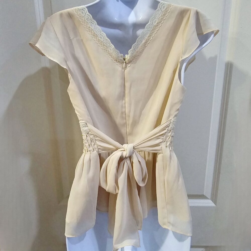 Liz Claiborne ✦ Cream Lace Chiffon Wrap Top ✦ Smocked Tie Back Vintage Style 6 - Picture 6 of 14